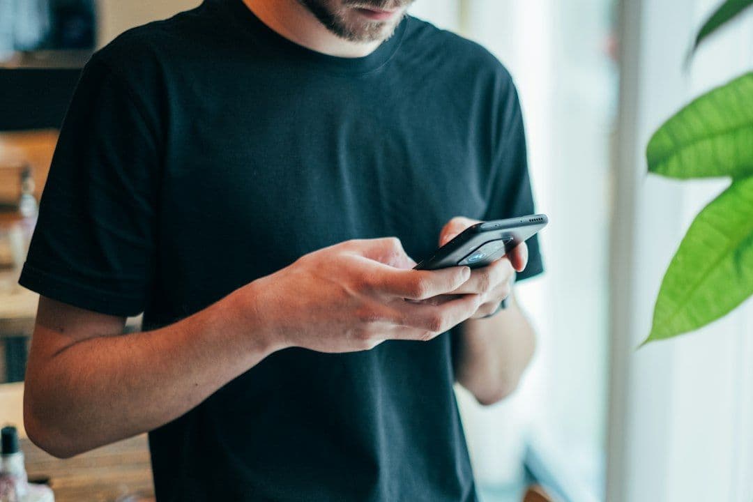 Chatbot WhatsApp untuk Bisnis: Cara Kerja, Contoh Alur, dan Batasannya - ilustrasi cover