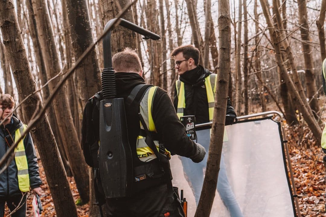 Frame still TVC otomotif Mooilux dengan komposisi anamorphic sidelight