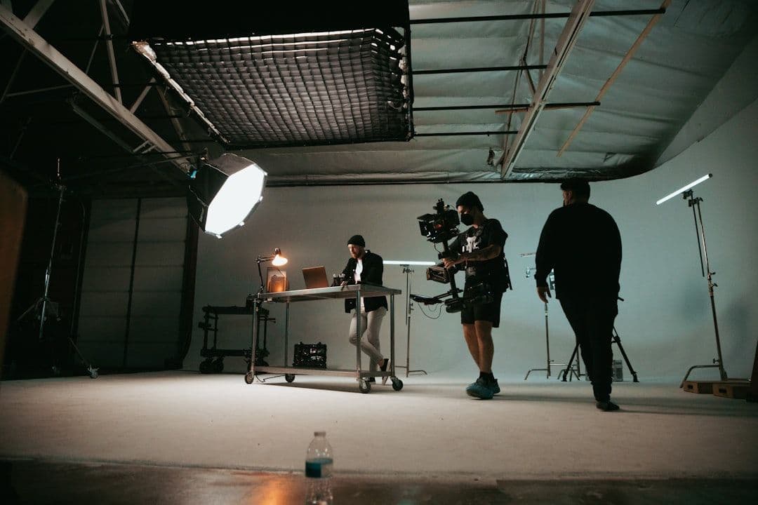 Jasa Fotografer Jakarta — Editorial, Lifestyle, Produk untuk Brand Otomotif & Fashion — ilustrasi cover